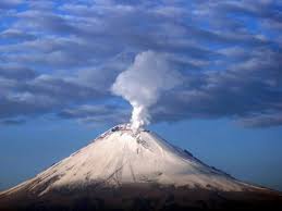 Вулканите и земетресенията са признак за активността на вътрешните земни сили Те се срещат най-често в района на