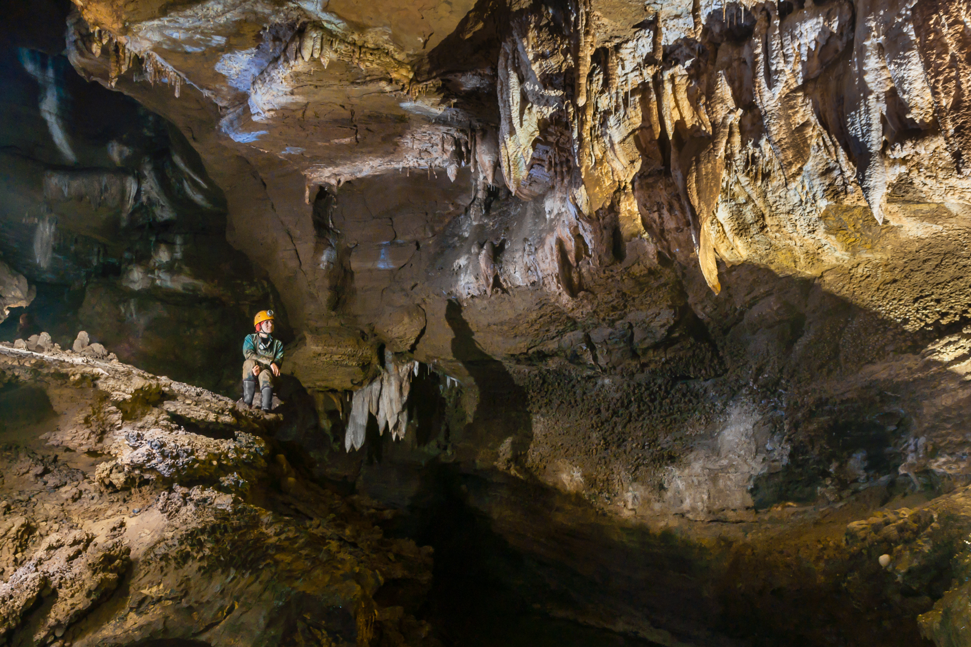 Коя е новата най-дълга пещера в България 19 км намираща се в Понор планина Западна Стара планина