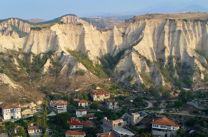 Най-малкият български град е