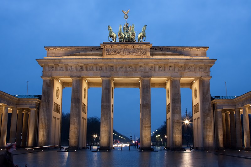 За да видим Бранденбургската врата коя столица трябва да посетим